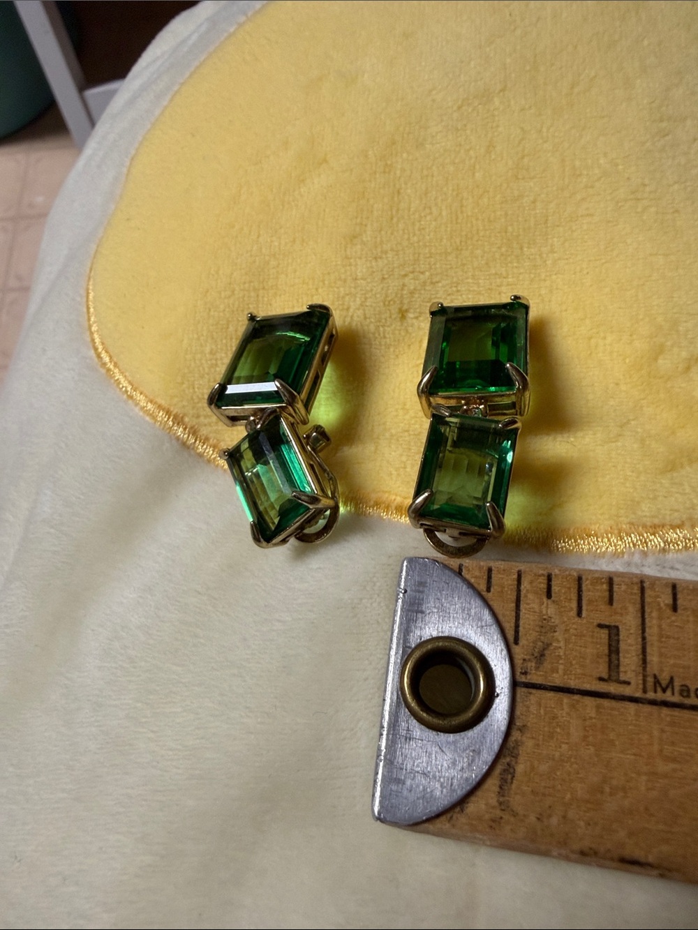 Heidi Daus Deep Green Rectangular Swarovski Drop Earrings - Picture 5 of 9